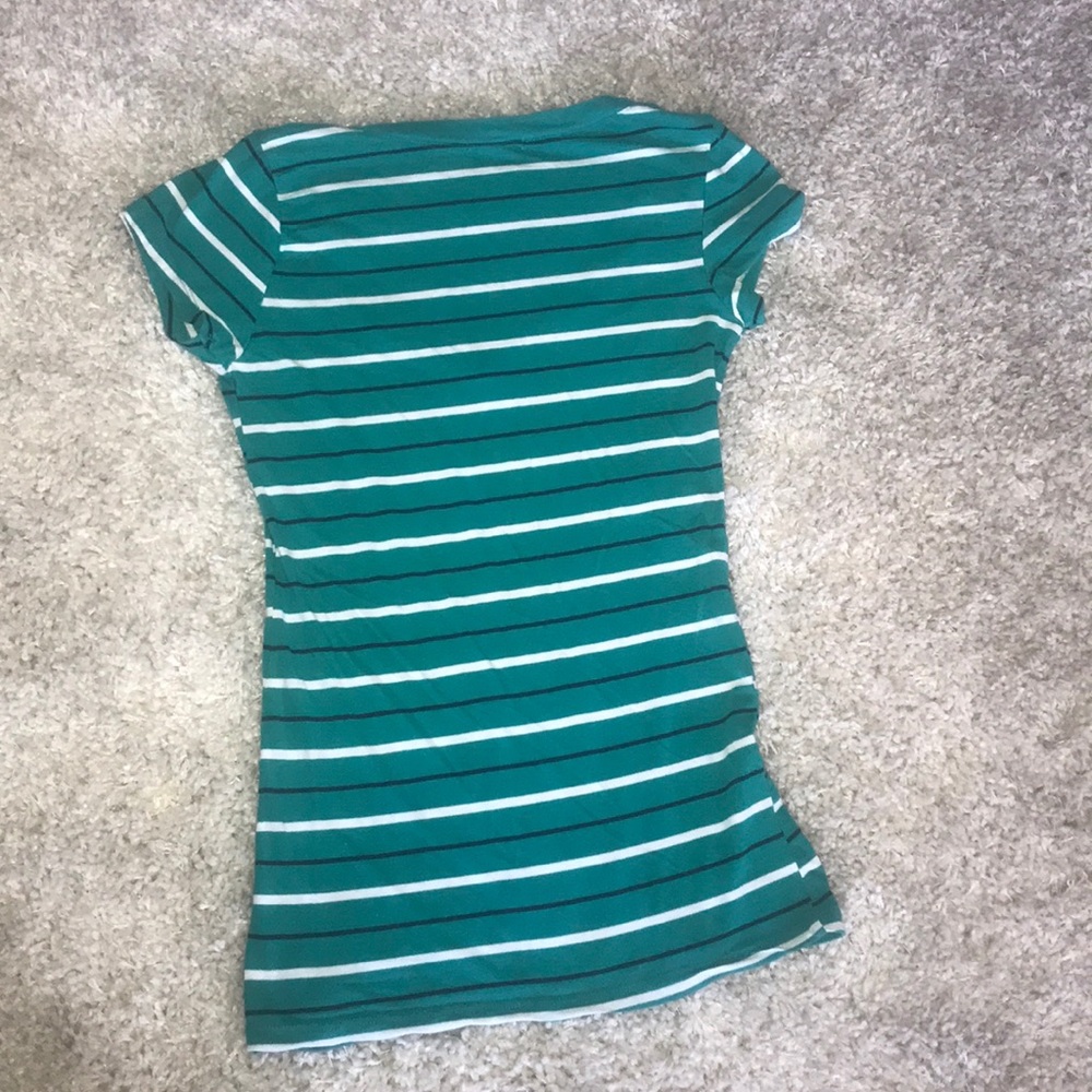 👕 Basic Shirt - Picture 3 of 3